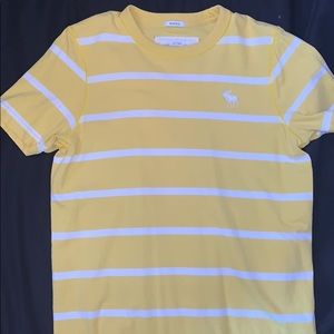 Buys Abercrombie and Fitch polo shirt